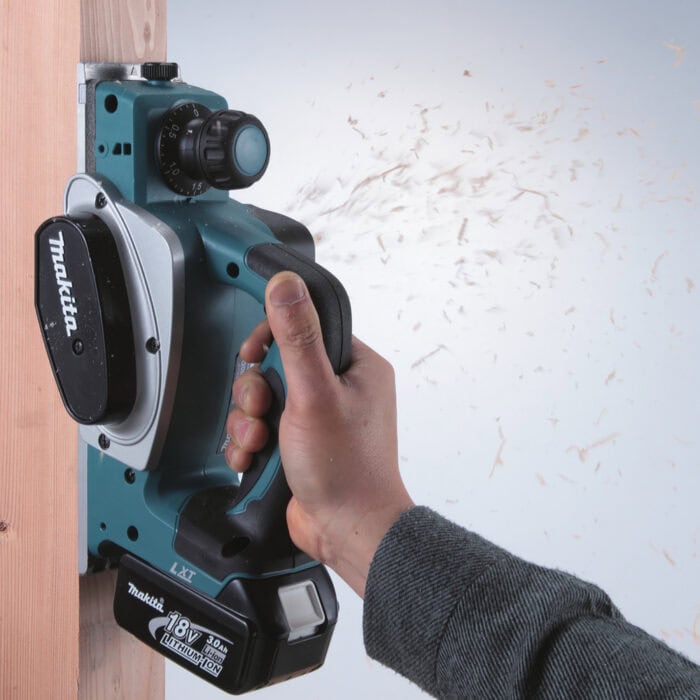 Makita Akku-Hobel DKP180RTJ 18V 5,0Ah – Bild 6