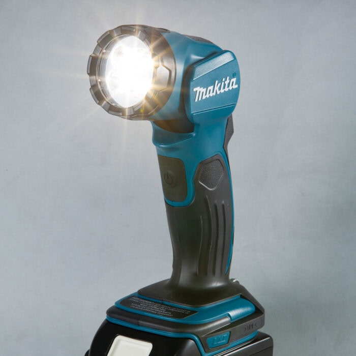 Makita LED-Akkulampe DML815 – 18V/14,4V mit Akku, leistungsstarke Beleuchtung.